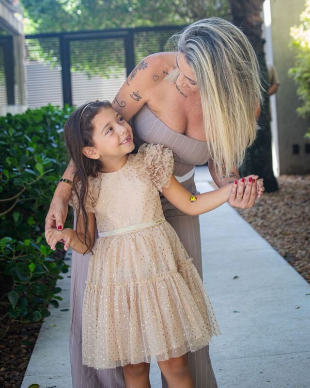 Feliz Dia das Mães!
Que o amor costurado em cada detalhe da nossa coleção celebre também o carinho de todas as mães que inspiram o mundo com sua doçura e força.Com amor, Pipe et Mila #amopipeetmila #felizdiadasmāes